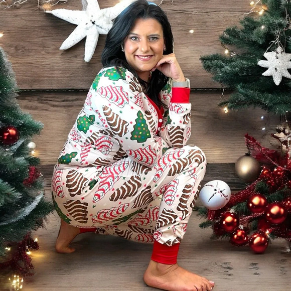 Shirley & Stone Christmas Cakes Jogger Lounge Pajama Sets for Women - Loungewear - Picture 7 of 10